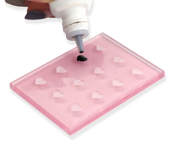 Heart shaped glass glue holder